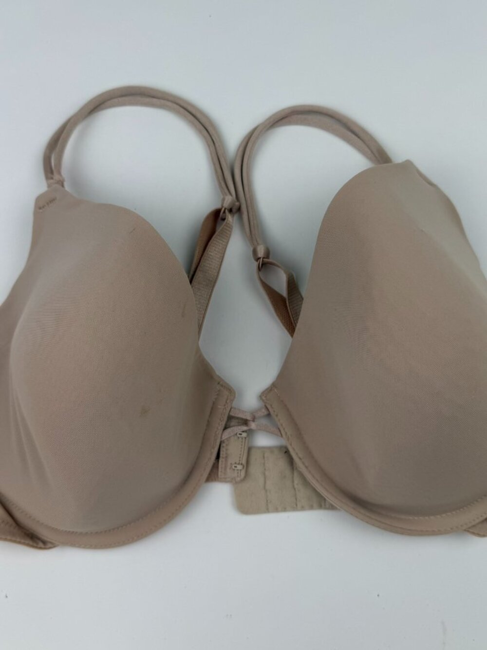 Wacoal 38D Neutral Beige Front Close Underwire Bra - Pre-owned with Stain